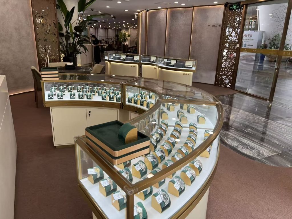 mingbiaodi store watch display 01