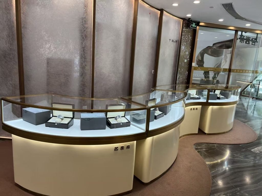 mingbiaodi store watch display 06